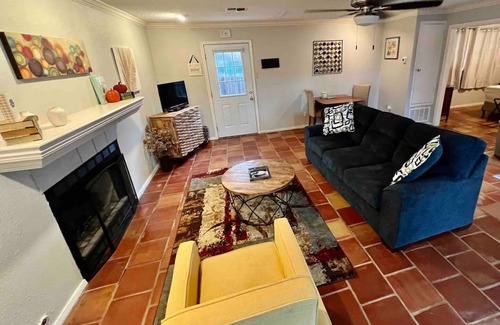 Bay Area Cabaña | Cottage by the Bay