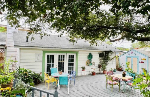 Bay Area Cabaña | Cottage by the Bay