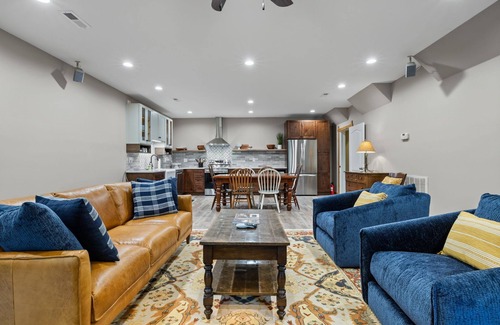 Hickman Cabaña | Cottage by the creek on 17 acres minutes from Leipers Fork! Writer’s Paradise…