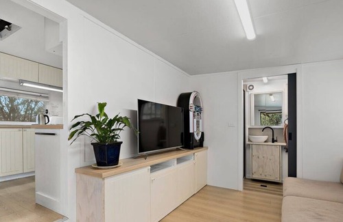 Gerringong Casa | Cottage Charm with Hinterland View and 5 minutes walk to boat harbour