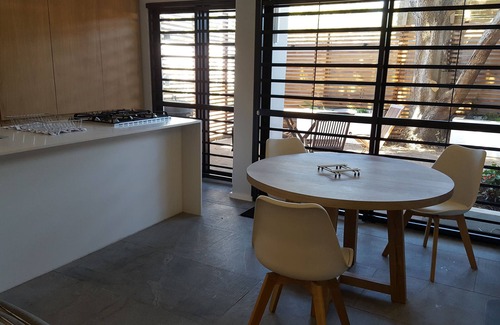 Plumstead Chalet De Esquí | Casa de campo Chenin, cocina completa, wifi rápido, TV inteligente de 40 ", clima, estufa de leña
