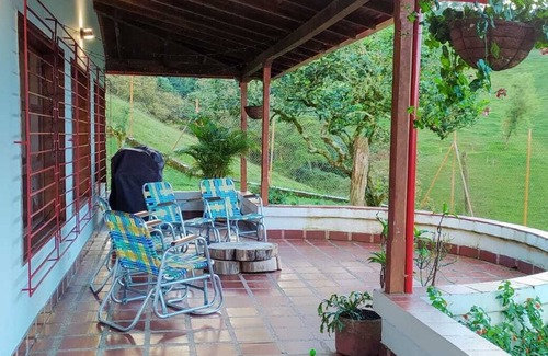 Fredonia Cabaña | Acogedora casa rural completa y privada rodeada de naturaleza