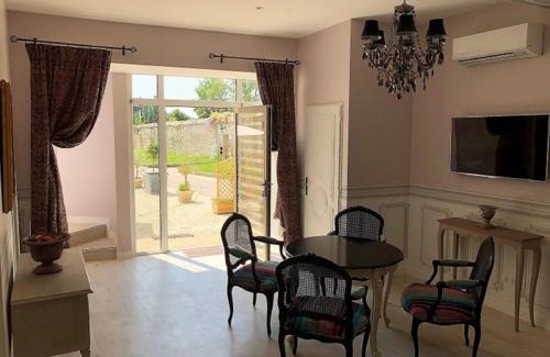 Azay-le-Rideau Casa | Cottage du chateau for 4 people 90 M- 2 bedrooms 2 bathrooms pool