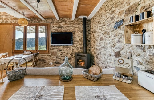 Susqueda Cabaña | Casita de campo 'El Graner' con vistas a la montaña, jardín privado y Wi-Fi