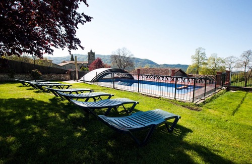 Santa Maria de Besora Cabaña | Casa rural con jardín privado y barbacoa en el prepirieno catalán