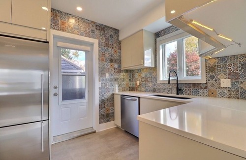 Lachine Casa | Cottage facing park and Lac St-Louis, Lachine(bicycle and pedestrian paths)