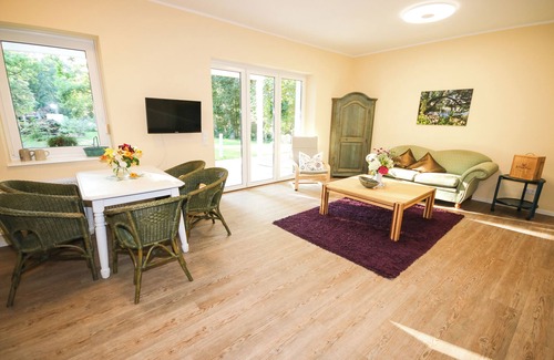 Oberhavel Condominio | Cottage. Ferienwohnung. Rietet Seenähe, Erholung, Ruhe und Tierfreundlichkeit