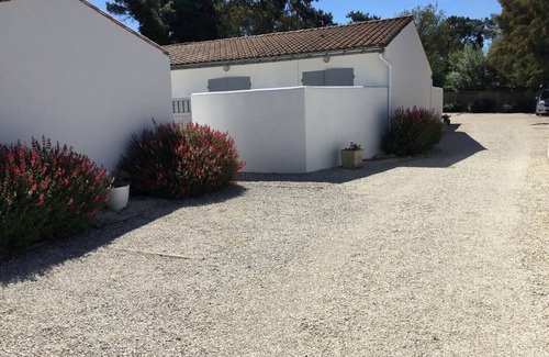 Rivedoux-Plage Cabaña | cabaña para 4 PERSONAS, 2 DORMITORIOS, PATIO PRIVADO, PISCINA CLIMATIZADA, ESTACIONAMIENTO PRIVADO