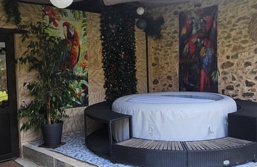 Biron Cabaña | Casa rural para 8 personas con chimenea y SPA en Biron