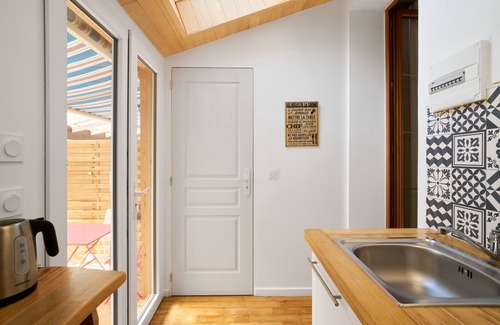 Eyliac Cabaña | Cottage 'À L'envol' with Private Terrace and Shared Garden