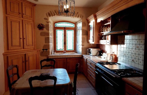 Saint-Bonnet-le-Chastel Otro | COTTAGE 6 pers. in a Castle, Auvergne Rhône Alpes, Nature, Mountain Biking, Hiking