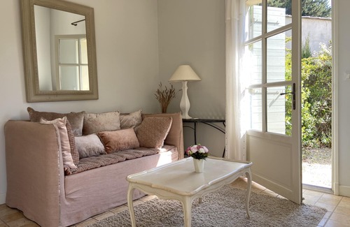 St.-Remy-de-Provence Cabaña | Los alquileres de habitaciones de los huéspedes encantador La Línea de la casa
