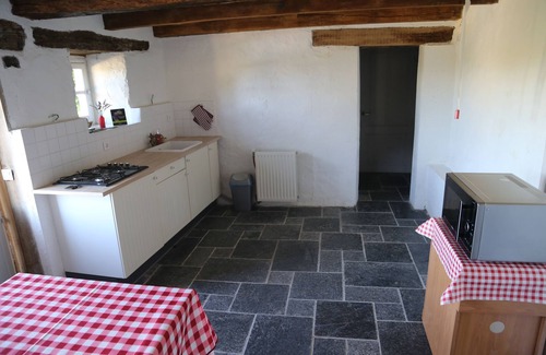 Sauveterre-de-Rouergue Casa | Casa rural con piscina en el corazón de Aveyron