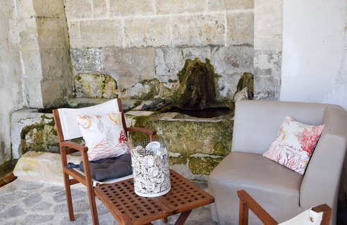 Saint-Aulaye-Puymangou Cabaña | Casa rural de la fuente del Domaine de La Vallade