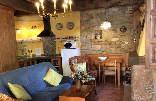 Ceceda Cabaña | Casa rural (alquiler íntegro) Foína para 4 personas