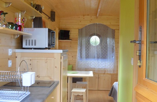 Seux Casa | Casita de campo 'Gîte Insolite Roulotte 5 Personnes' con terraza privada, jardín privado