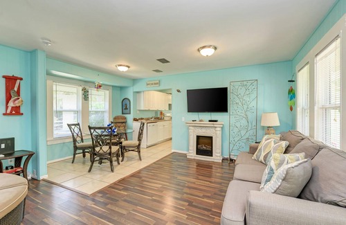 Bradenton Beach Casa | Cottage Haven-one Minute Walk To The Beach-private Yards-keyless Locks