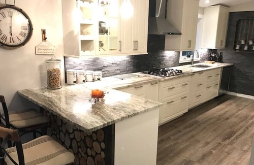 Cambridge Cabaña | "Cottage Home On The River" 1 Bedroom