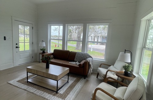 Lake Arthur Otro | Cottage Home with Lakefront Views
