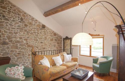 Roussines Casa | Cottage in Dordogne with Accessible Terrace