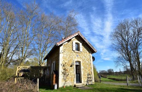 Montaron Casa | Cottage in France with Garden near Lake