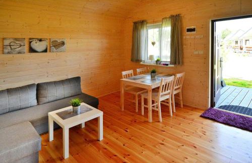 Jaroslawiec Casa | Cottage in Jaros awiec near Heated Pool