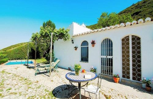 La Joya Casa | Cottage in La Joya with Pool and Garden