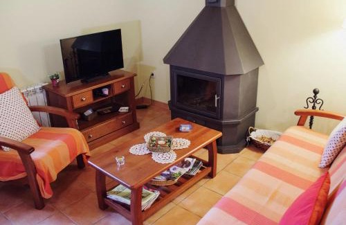 Maians Casa | Cottage in Maians with Sea View & Pool
