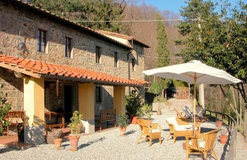 San Quirico Casa | Cottage in Pescia with Pool & Garden