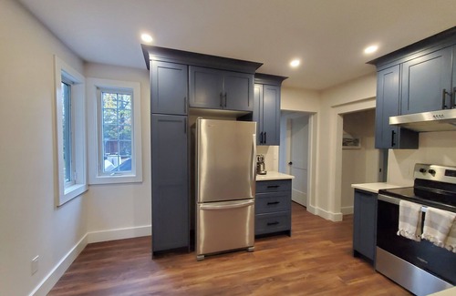 Central Huron Cabaña | Cottage in Private Community with Hot Tub & Sauna. Perfect for big groups!