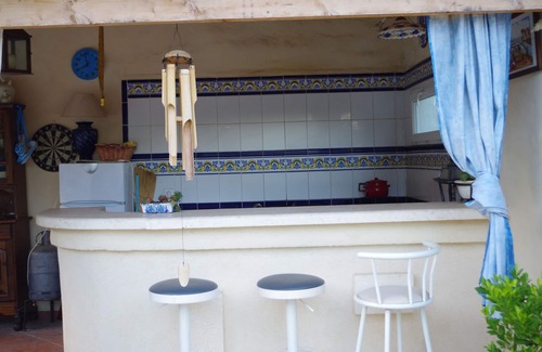 Saint-Chamas Cabaña | Cottage en Provence: Le Clos des Sources - tranquilo en el campo.
