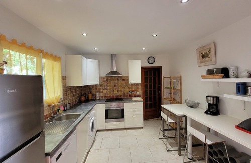 Saint-Chamas Cabaña | Cottage en Provence: Le Clos des Sources - tranquilo en el campo.