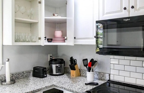 Montgomery Cabaña | Cottage in Quiet Savannah near Wormsloe + Pets