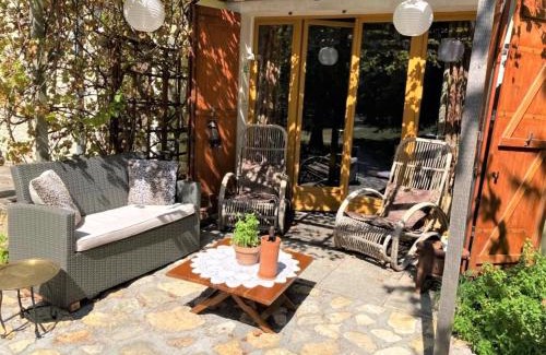 Saint-Jean-de-Sauves Casa | Cottage in Saint-Jean with Terrace