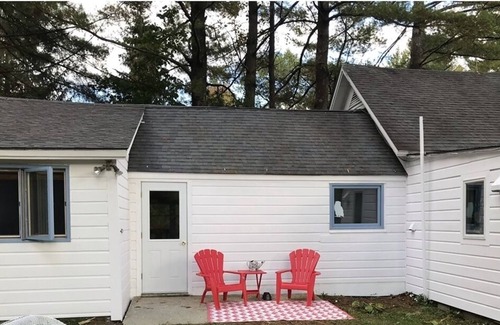 Alford Cabaña | Cottage in the Berkshires 10 min. to Great Barrington