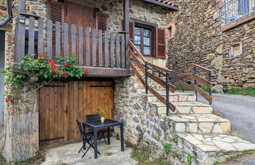 Saint-Ilpize Cabaña | Casa rural en el corazón del pueblo medieval de Saint-Ilpize