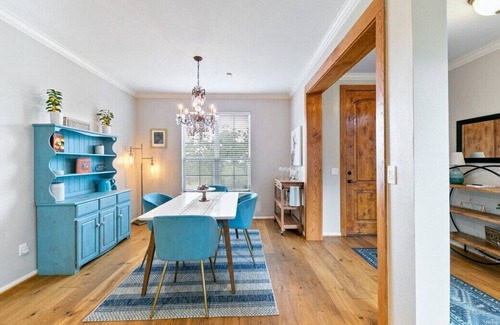Shady Acres Casa | Cottage In The Heights!