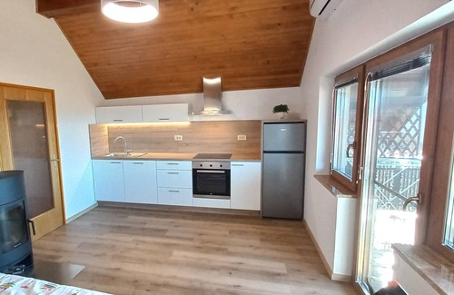 Marindol Cabaña | Cottage in the vineyard, near the river Kolpa