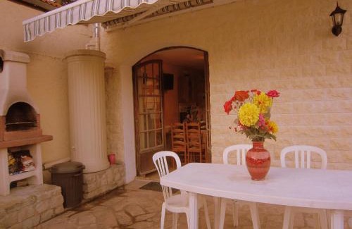 Brou-sur-Chantereine Casa | Cottage in Vaires-sur-Marne near Forest & Lake