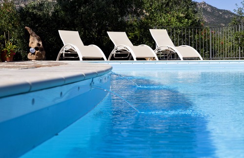 Olbia Cabaña | Cottage in Villa con Piscina