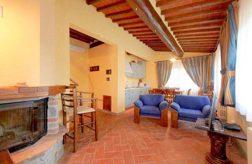 Terranuova Bracciolini Cabaña | Toscana casa de campo situada en pendientes de la montaña de Patromagno