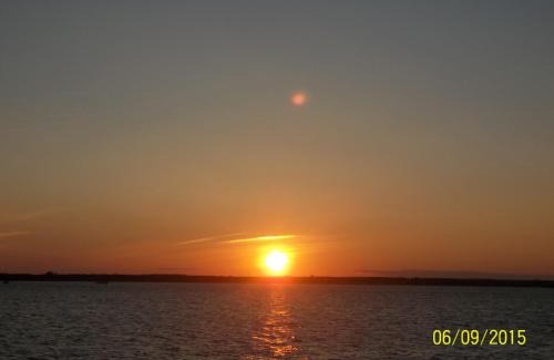Shediac Chalet De Esquí | Cottage Jasmine on the Shediac Bay with hot tub