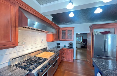 Village of La Jolla Casa | Cottage in heart of la jolla with parking