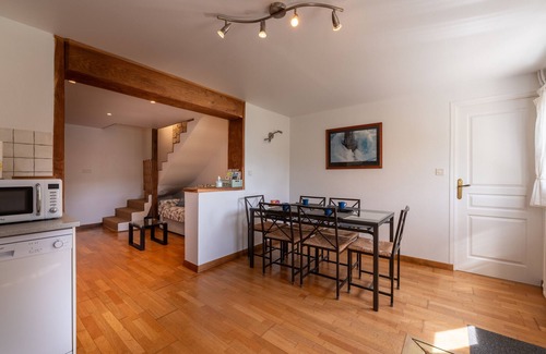 Rochefort-en-Terre Casa | Casita de campo "Les Sapins" con piscina compartida, terraza compartida y Wi-Fi