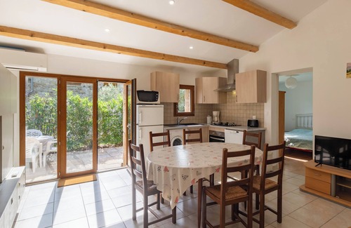 Chambonas Casa | Casita de campo 'Les Sources Gîte Calabert' con piscina compartida