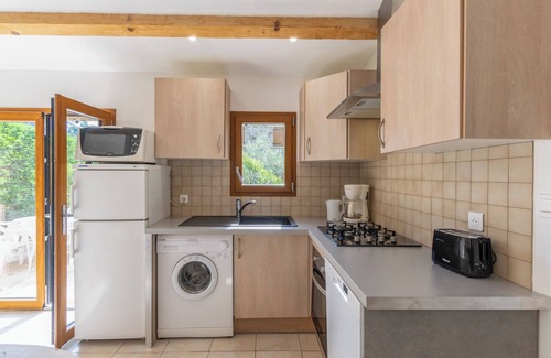 Chambonas Casa | Casita de campo 'Les Sources Gîte Calabert' con piscina compartida