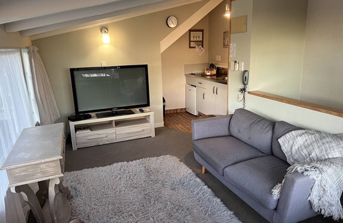 Two Mile Bay Hotel | Cottage Mews Motel
