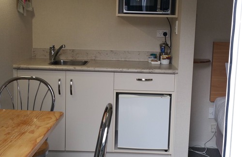 Two Mile Bay Hotel | Cottage Mews Motel
