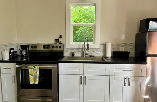 Irving Apartamento | Cozy Airport Guesthouse: WiFi & Coffee
