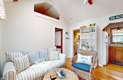 Eastham Cabaña | Cottage near Cape Cod National Seashore with firepit, grill, kitchenette, & AC
